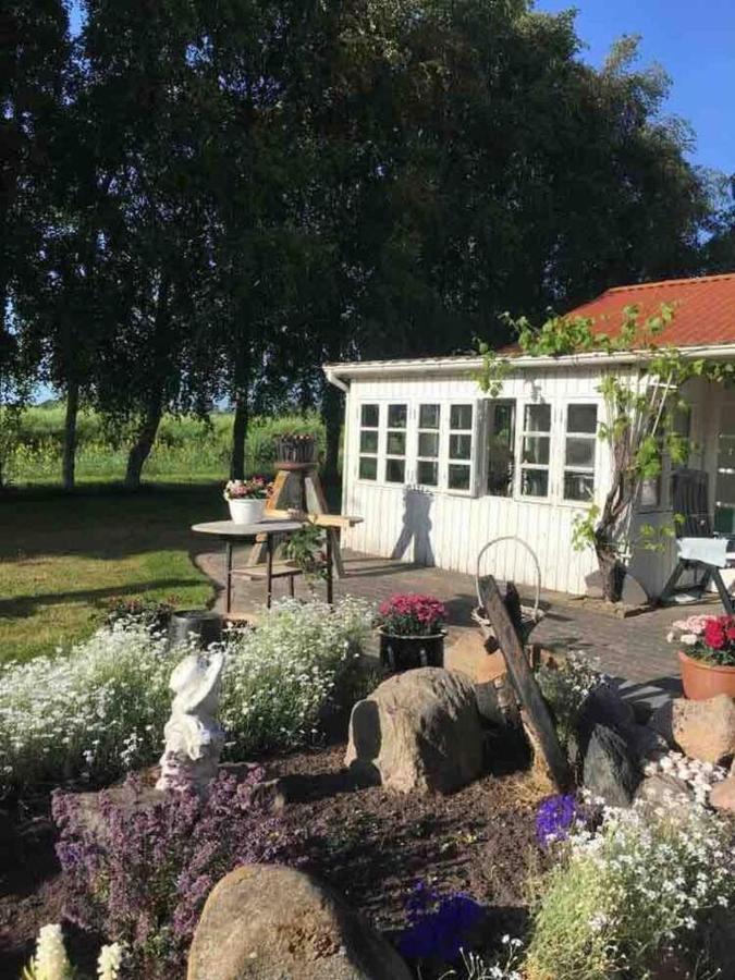 Stunning Romantik Cabin Close To Baltic Sea Villa Idestrup Exterior foto